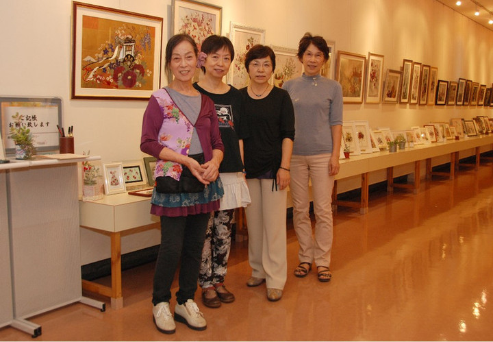 岐阜ハートセンター 便り : 「正木八四子 押し花展」