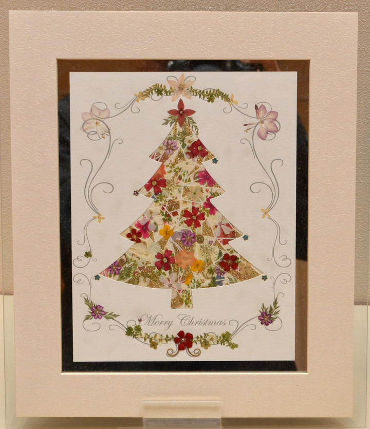 岐阜ハートセンター 便り : アトリエ・アキ 押し花グループ作品展「冬」