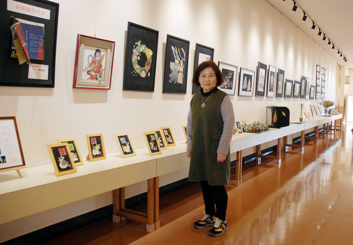 岐阜ハートセンター 便り : 「新聞ちぎりあーと」アトリエまゆみ主宰 