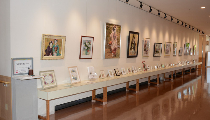 岐阜ハートセンター 便り : 正木八四子作品展 水彩画と押し花