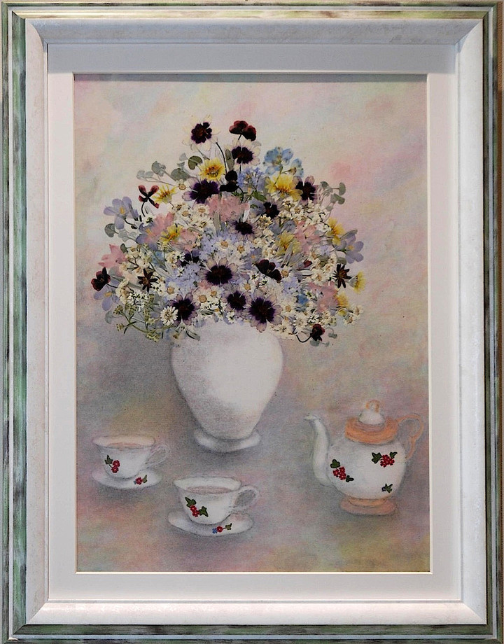 岐阜ハートセンター 便り : 「アトリエ・アキ」グループ押し花作品展