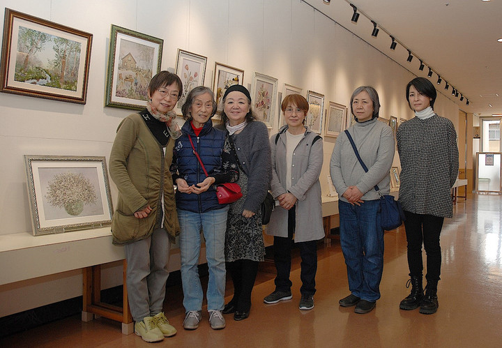 岐阜ハートセンター 便り : 「アトリエ・アキ」グループ押し花作品展